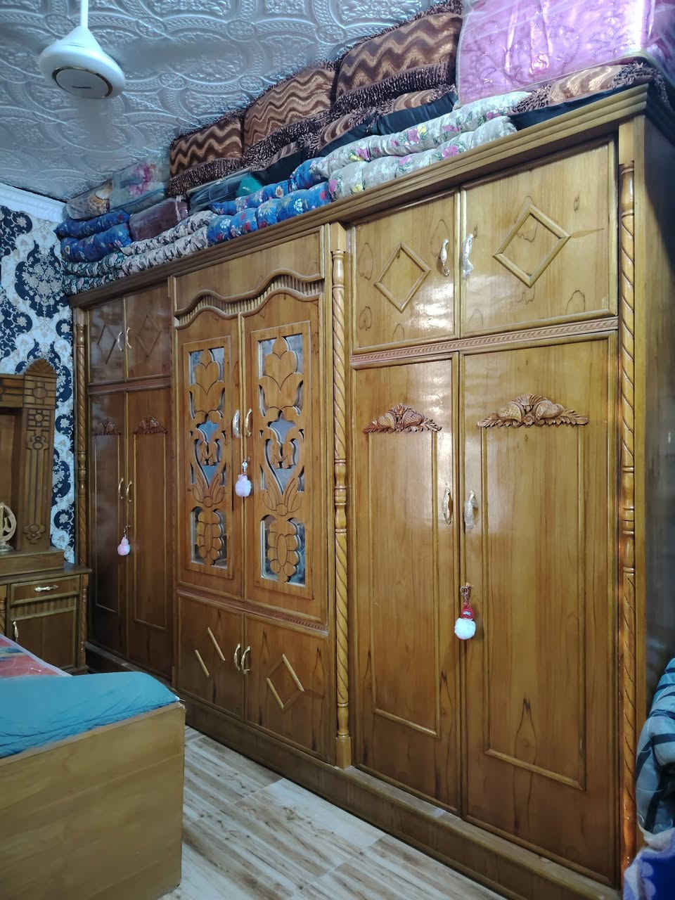 غرفه للبيع تزكام طابقين بعده جديدة للتواصل ولستفسار خاص او الأتصال ***********
