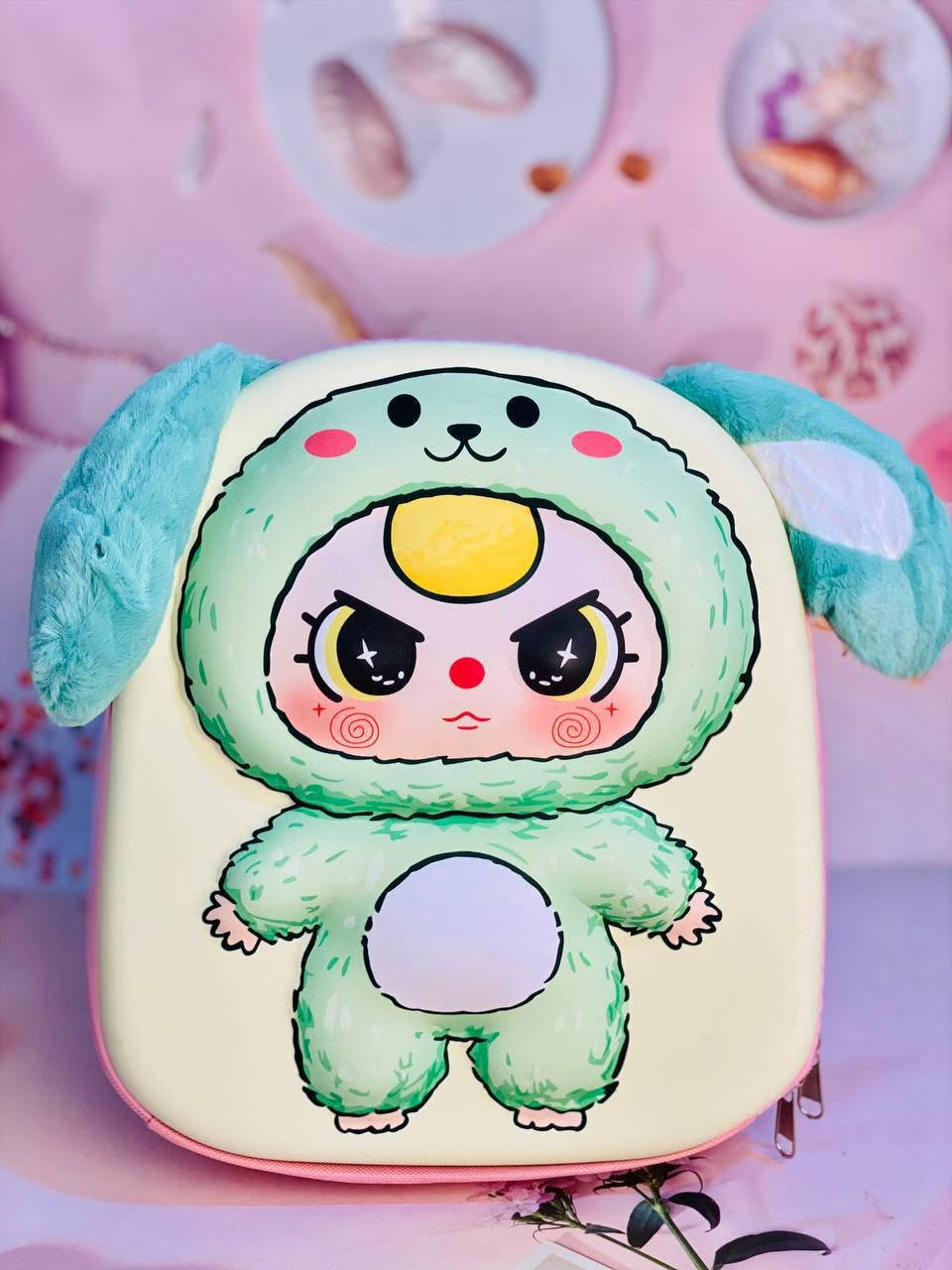 🎒✨ حقيبة لابوبو المدرسية للأطفال ✨🎒  

اختيار مثالي يجمع بين المتانة والأناقة لراحة أطفالك في المدرسة والروضة 🧒👧💖  

تتميز بـ:  
🔸 سحابين لسهولة الفتح والتنظيم 👜✔️  
🔸 حافظة صغيرة تتعلق بالحقيبة لحفظ الأغراض المهمة 🎀🔑  
🔸 جلد قوي يتحمّل الاستخدام اليومي 💪🎒  
🔸 متوفرة بـ 4 ألوان ناعمة وجذابة تناسب جميع الأذواق 🌸🎨  
الارتفاع 30cm
العرض 30cm 
خفيفة، عملية، ومصممة لترافق أطفالكم بكل راحة وأناقة طوال اليوم الدراسي ✨📚

سعر القطعة ١٠ ألف 
🚘يوجد خدمة توصيل لجميع محافظات العراق 
الحجز خاص واتساب ***********
