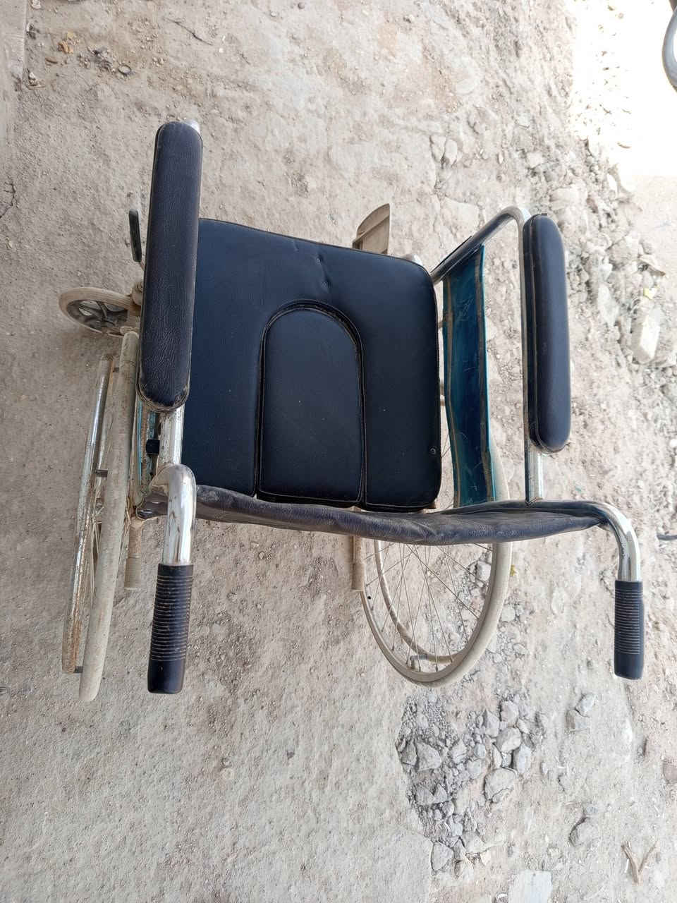 للبيع جديده كلش ستخدم قليل 75 بيهه مجال مكاني سوك شيوخ *********** عوزهه فقط غسله

