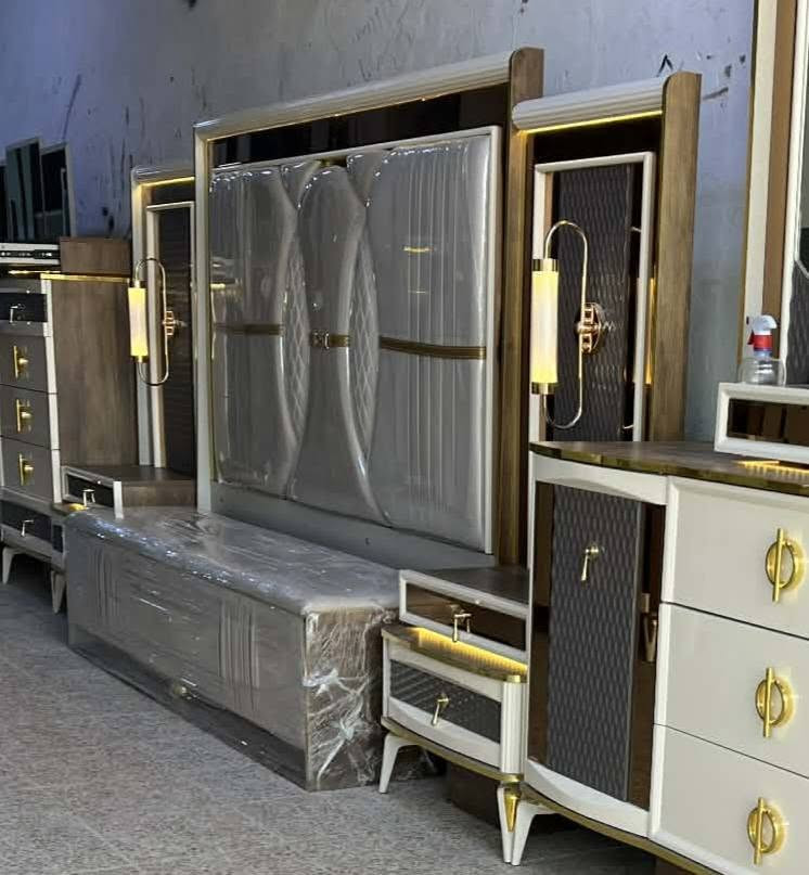معرض مهند البجالي بيع وشراء الغرف النوم التركيه المستخدم لدينا غرفه نوم تركي عشر قطع نظافه 100% طول الكنتور 3 امتار 30  عنوان المعرض موصل حي البكر قرب شارع الاطباء***********
