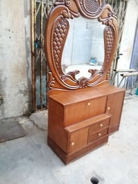 ميز تواليت صاج توصئ السعر ب 115  وبي مجال العنوان بغداد الكرخ تقاطع در...