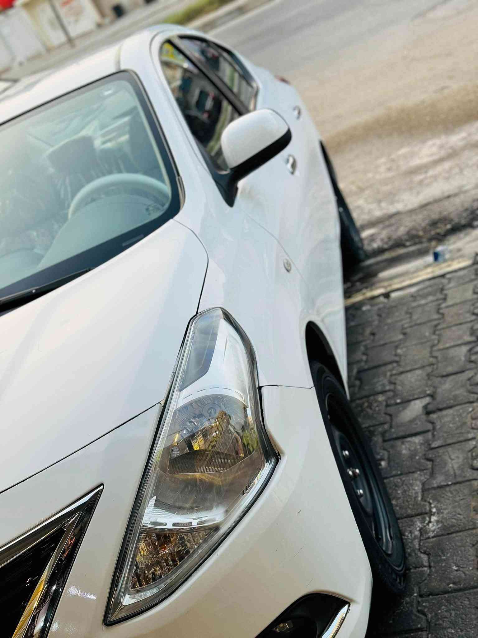 نيسان سني هندي بليته زركة موديل 24 باسم شركة تريد تحويل او وكالة مضمون ماشية 66 الف
بيها ملاحضات بسيطة جوه قبق جنطة وبيها تكحيل بالكرن بالجاملغ خلفي السيارة كفاله من الصبغ او التبديل والفتح 
كير ومكينه وحداديه وتبريد مكفولات كلهن السبير مامفتوح 
 
السعر (113) بيها مجال بسيط 
النجف الأشرف // ***********
