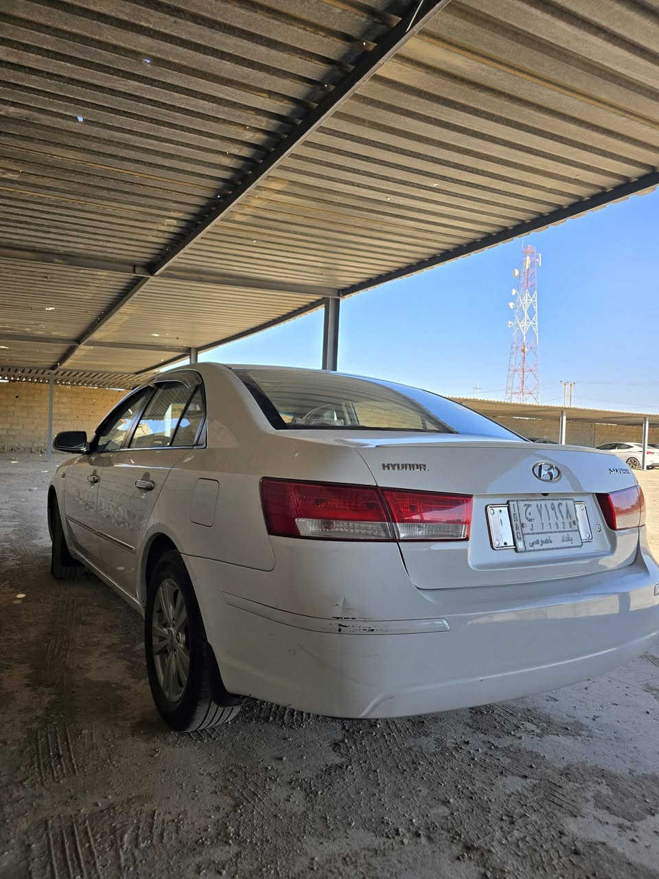 للبيع سوناتا 2009 خليجي لون ابيض محرك 2400 رقم بغداد مكفولة عدا الهلالات الخلفية كما موضح بالسونار المرفق بأسمي تحويل مباشر العنوان فلوجة صقلاوية السعر 130$ وبيها مجال حك الجية 
الهاتف ***********
