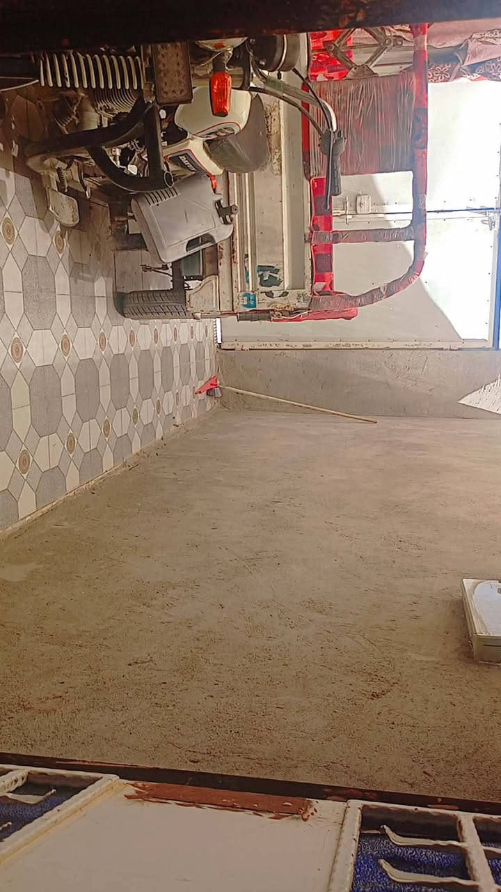 بيت البيع على طريق المشايه بظهر ابو رياض الحداد مساحه 100بناء جديد بي قرفه وصاله ومطبخ وحمام داخلي وحمام وتواليت خارجي البيت زراعي ***********
