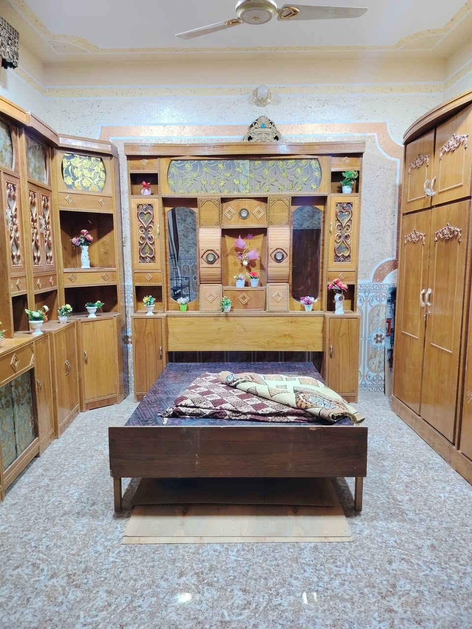غرفه صاج عراقي نضافه فول  السعر 800 وبي مجال  العنوان الرمانه للاتصال *********** واتساب
