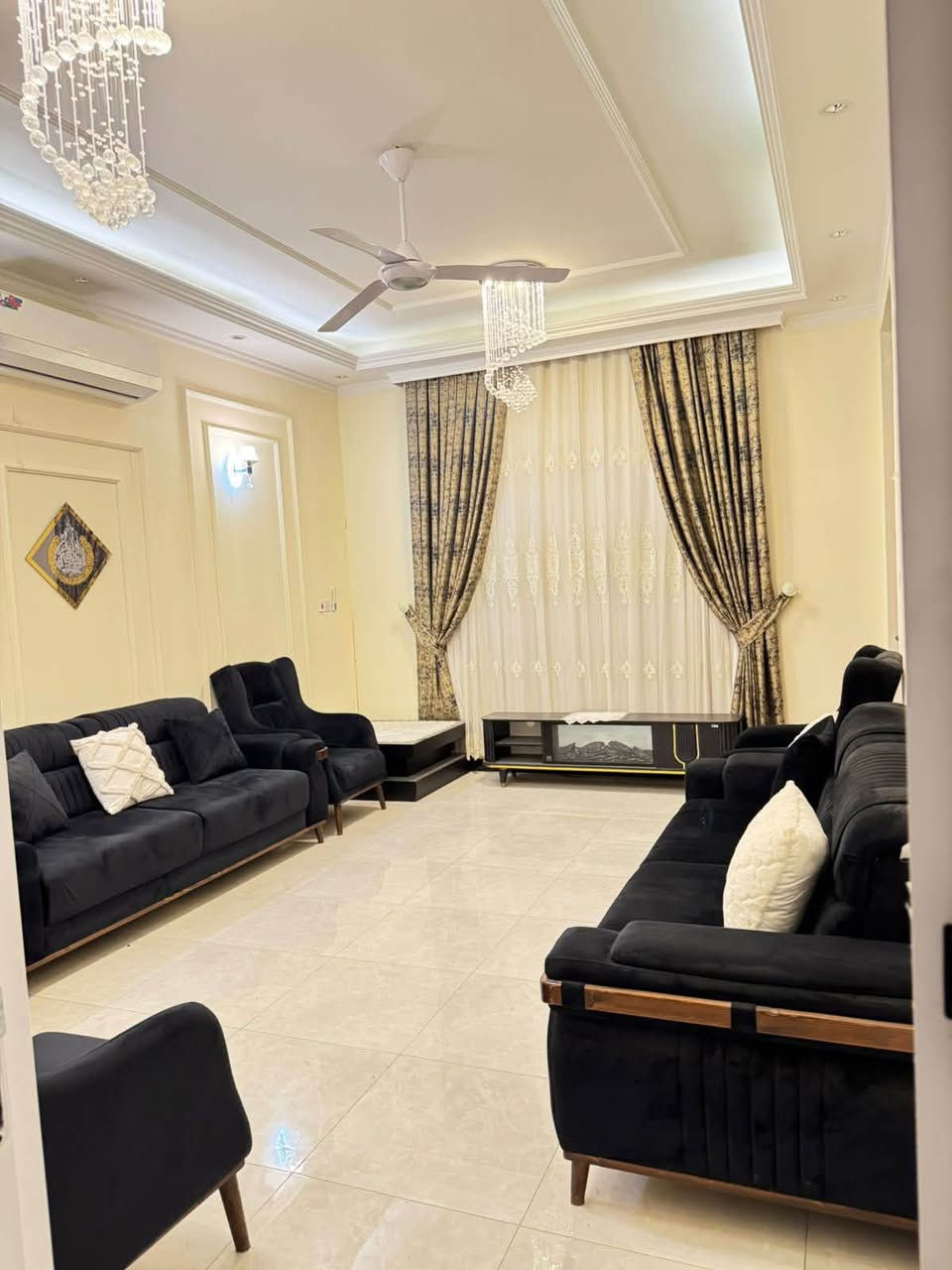 🏡 بيت للبيع | مجمع الأميرات
📐 المساحة: 150م²
🏠 طابقين | بناء حديث
📜 طابو صرف
📍 العنوان: مجمع الأميرات

✨ بيت بموقع مميز وتصميم حديث، مناسب للسكن العائلي والاستثمار.

📞 للاستفسار: ***********
📱 واتساب أو اتصال
