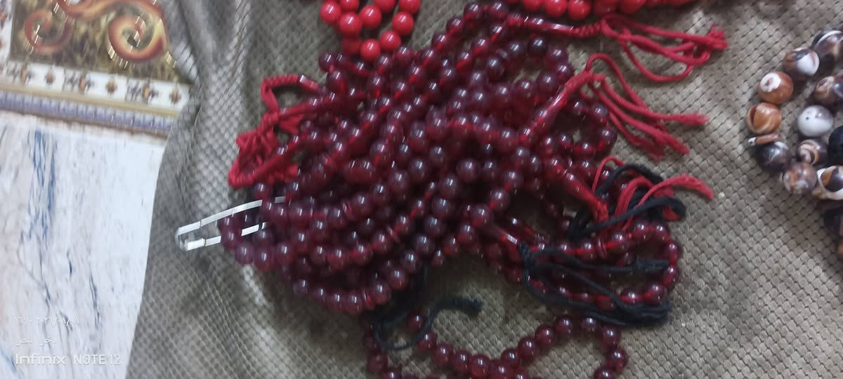 السلام عليكم ورحمة الله وبركاته
اخوان عندي محابس عدد 600 محبس استيل وعندي سبح عدد 600 سبحه  السعر  
السعر مليون ونص.  الشراي يتصل على الرقم ***********
