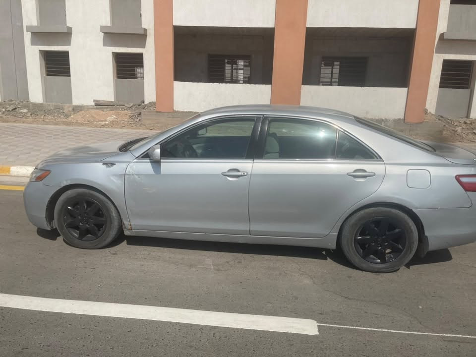 كامري 2007
6 سلندر وارد امريكي

بيها اربع قطع صبغ بدون دواخل

رقم بغداد مميز

تبريد شغال

***********
مكانها ديوانية السعر 69 وبيها مجال
