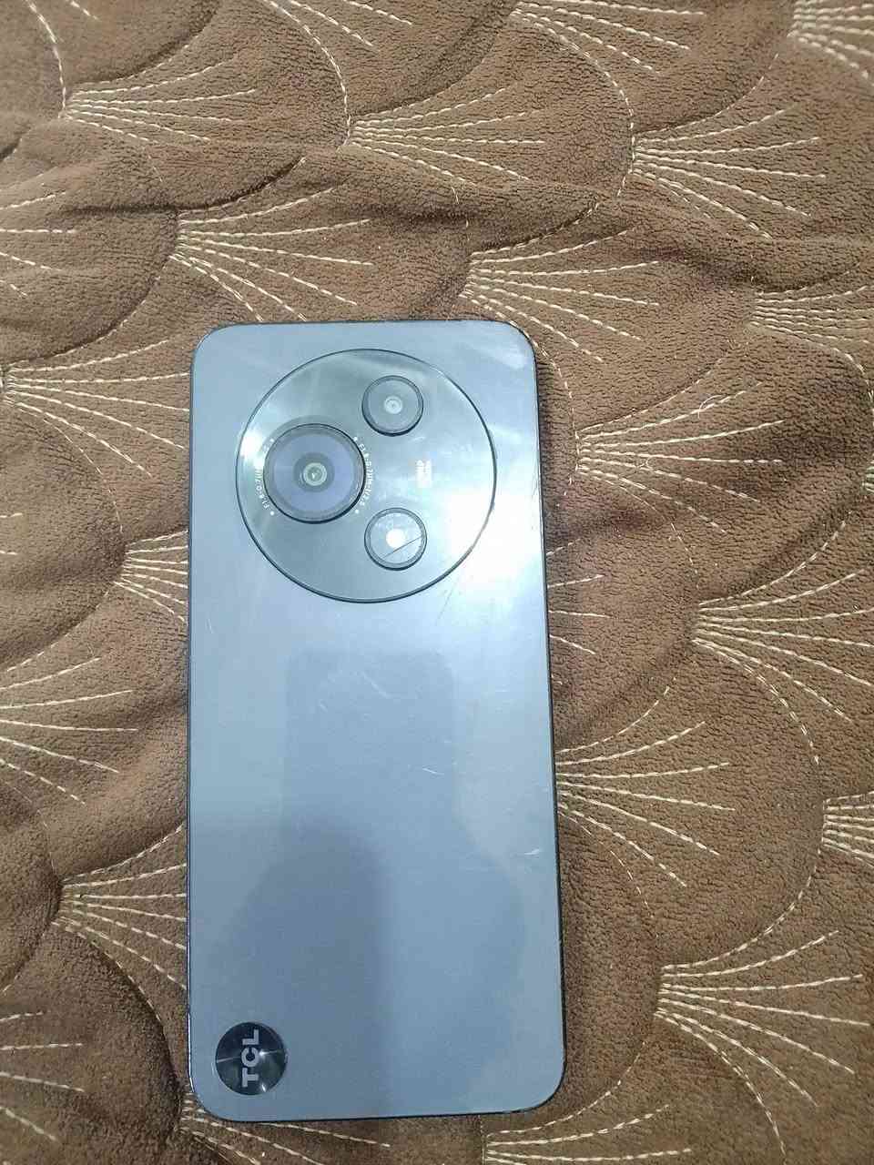 موبايل TCL605 للبيع في محافظه ديالى بعقوبة المفرق الجهاز جديده مستعمل سبوع واحد جهاز خفيف ، للاستفسار الاتصال او واتساب ‏‪***********‬‏    السعر 160 وبيه مجال مشتري اني 200

