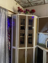 كاونتر • نضيف • باب متضرر