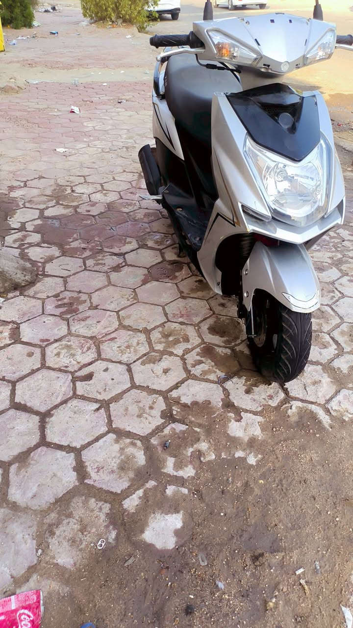 🔥 للبيع سكنس سوبر 🛵
دراجة سكنس سوبر، لون سلفر، شكل مرتب وحلو 👌
🔹 الموديل: 2023
🔹 حجم المحرك: 80 سي سي
💰 السعر: مليون و250 ألف دينار
📍 الموقع: البصرة
📞 للتواصل: مراسلة الخاص أو الرقم ***********
