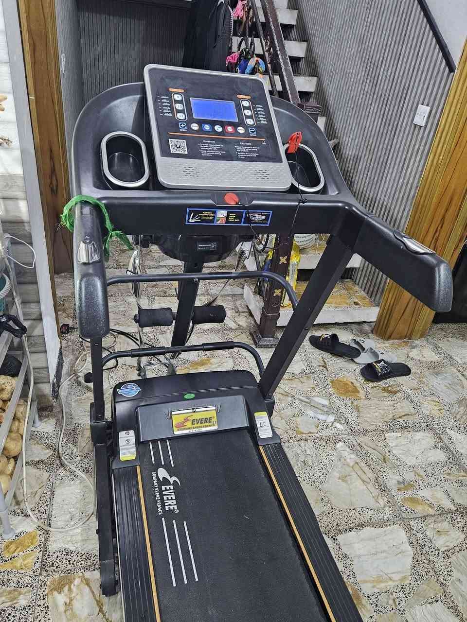 جهاز جري للبيع يتحمل وزن 100 في. الدورة ابو دشير سعره 200الف واتساب ***********
