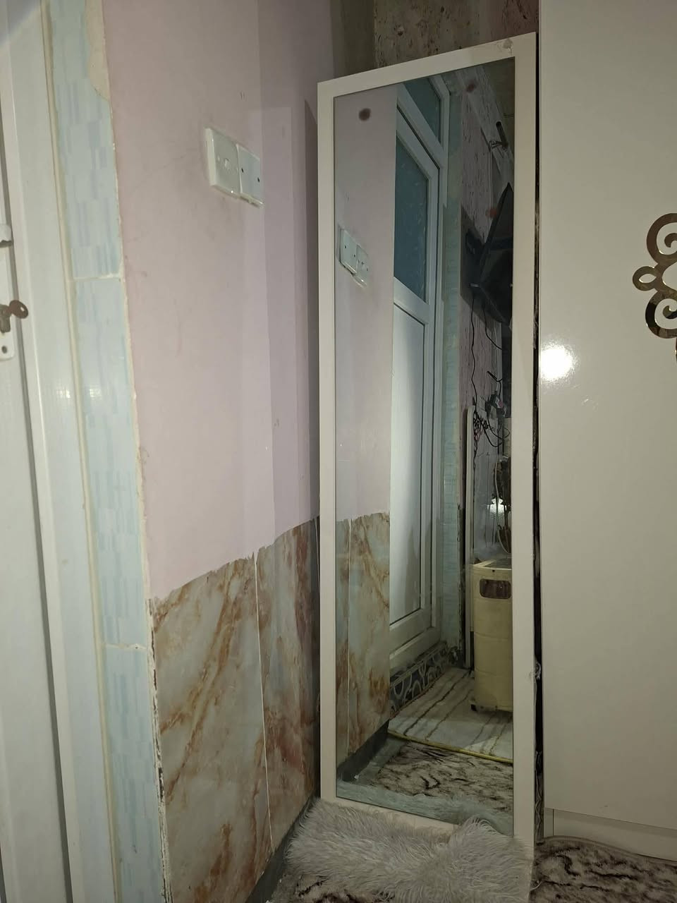 غرفة نوم ٧ قطع ٣٥٠ الف بدون دوشك 
***********
