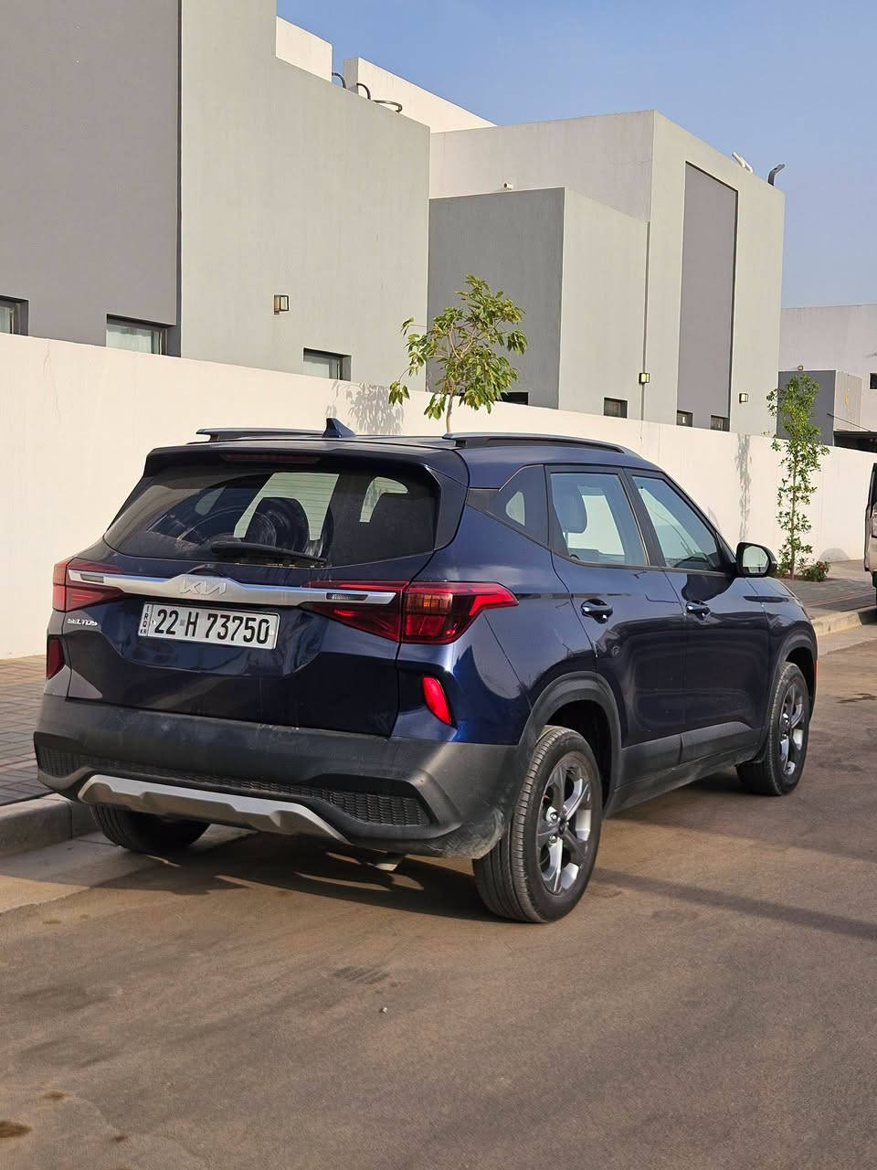 KIA SELTOS LX 2021
وارد أمريكي تقرير كارفاكس موجود
رقم الشاصي مُرفق: ✅
KNDEP2AA7M7175637

محرك 4 سلندر 2.0L (المرغوب)
دفع رباعي

شاشة تدعم Apple CarPlay + Android Auto
اشاير بالمري
كاميرا خلفية
بصمة

ماشية 49.000mi

رقم أربيل تحويل مباشر
مكان السيارة بغداد مجمع بدور السكني

للإستفسار 
*********** إتصال أو واتساب
