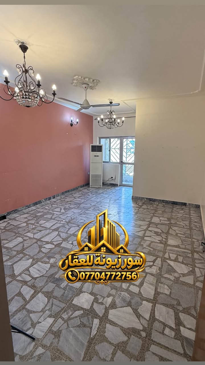 ✨ عقار للبيع مساحة 196 متر – سند مستقل
🛣️ زنجيل ع شارعين
📍 الموقع: زيونة 716
📐 المساحة: 196 متر 
📏 الواجهة: 9 أمتار
📏نزال 30 عقار بي كسرات بل اخير يضيق شويه
لكن غير موثره لان يحتوي ع تشجير 7 متر خلف البيت
تفاصيل العقار:
 🚘 كراج امامي وكراج خلفي
🛏️ عدد الغرف: 3 غرف.
 🛁 عدد الصحيات: 3 متكاملة.
 🛋️ استقبال ضيوف عدد 2 وصالة داخلية
 🍳 مطبخ  حار وبارد بتصميم عملي ومريح.
✅ سطح عدد ثنين
✅ عقار جدا جدا نظيف وجاهز للسكن فورا 

🏡 يقع العقار في منطقة سكنية راقية وهادئة جداً، وقريبة من كافة الخدمات الأساسية مناسب جدا للسكن والاستثمار.
📞 للاستفسار والمعاينة يرجى الاتصال على:
***********
🏢 موقعنا: زيونة - فرع مطعم KFC
💡 "نقرّب لك أفضل الخيارات، حتى يكون قرارك أسهل."
