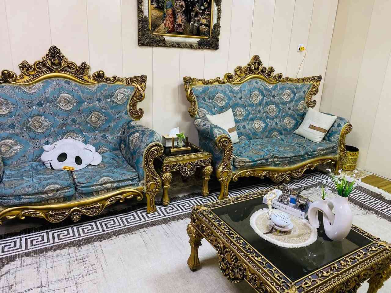 السلام عليكم طخم 10 مقاعد مع الطبلات مع الفرشه مع البرده سعرهم 750 الف بيهم مجال قليل مكاني الشعب هذا رقمي ***********
