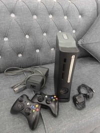 كاسبر Xbox 360 • ٢ يدات بلوتوث • نظيف