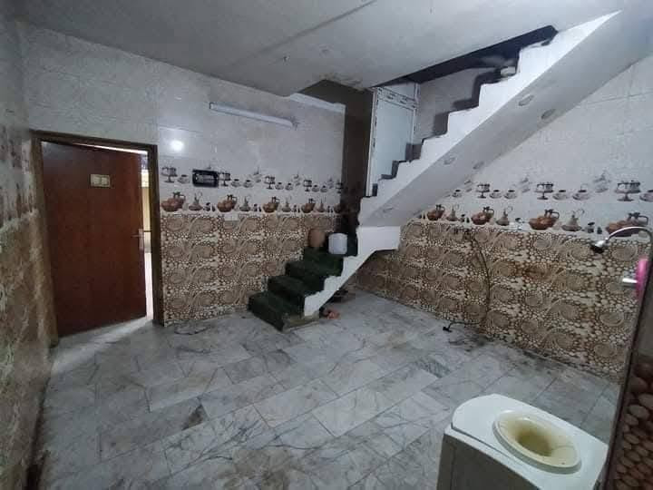 بيت للايجار بالدورة شارع 60
طابق ارضي معزول بالكامل 
استقبال ومطبخ وغرفة نوم وخدمات ومنور وكراج 

للايجار ب ( 400 الف ) قفل
للأستفسار *********** واتساب
