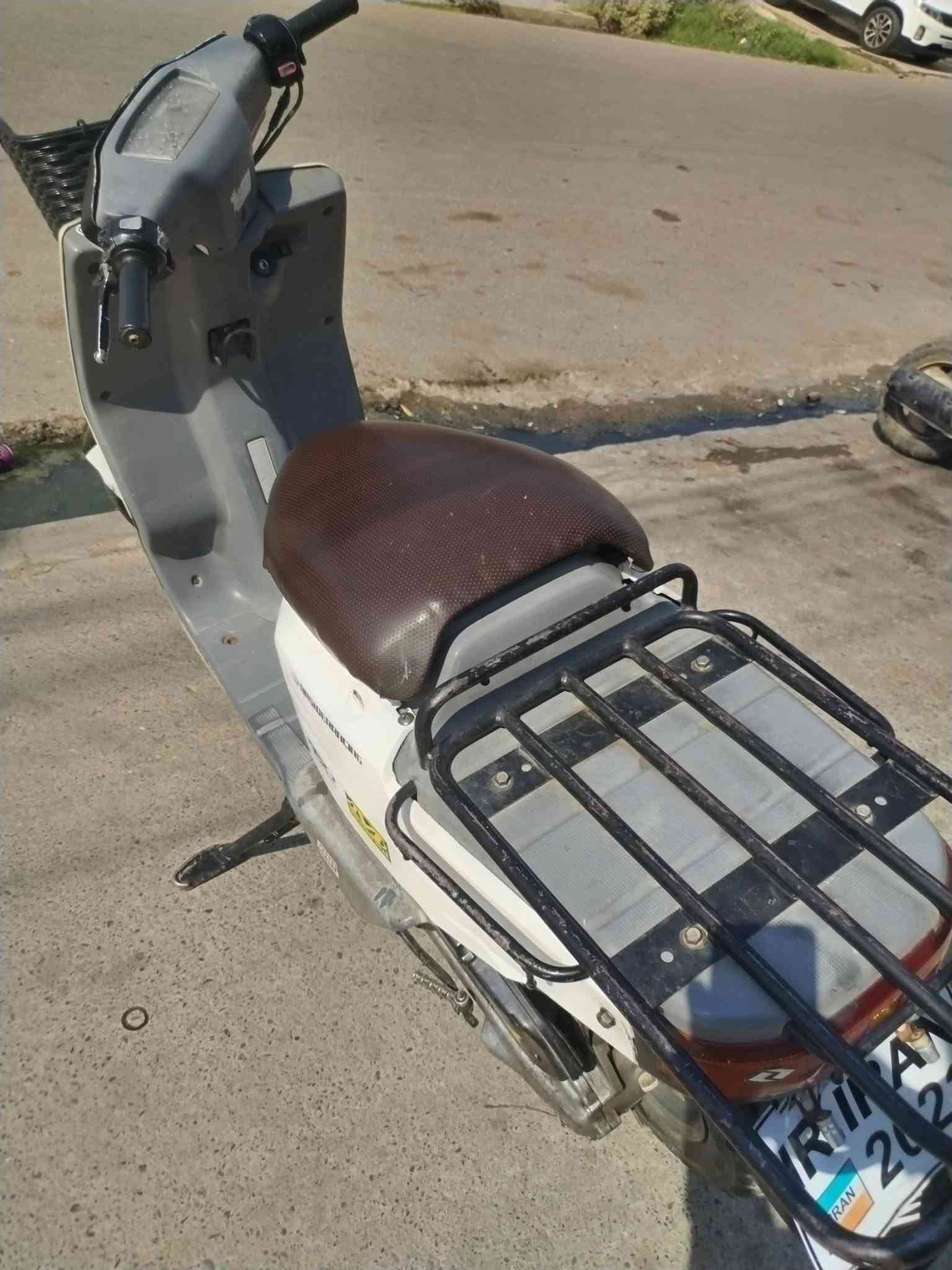 السلام عليكم

بيكم للبيع معمر جديد   هندر واحد شرط ماطور اخرس وناعس طبا لايت بك لايت شغال كابريتا جديد ماطور حلو وكاعد شاصي شرط   تحريكه ومعدل نار تايرات  جدد 
مكاني حي صدام سعر 275 وبي مجال 
للاستفسار
***********
***********

