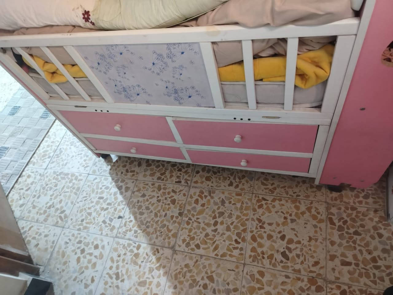 السلام عليكم جربايه. طفل نضيفه حيل مستعملة شي قليل للبيع مكاني بغداد الامين الثانيه
***********
