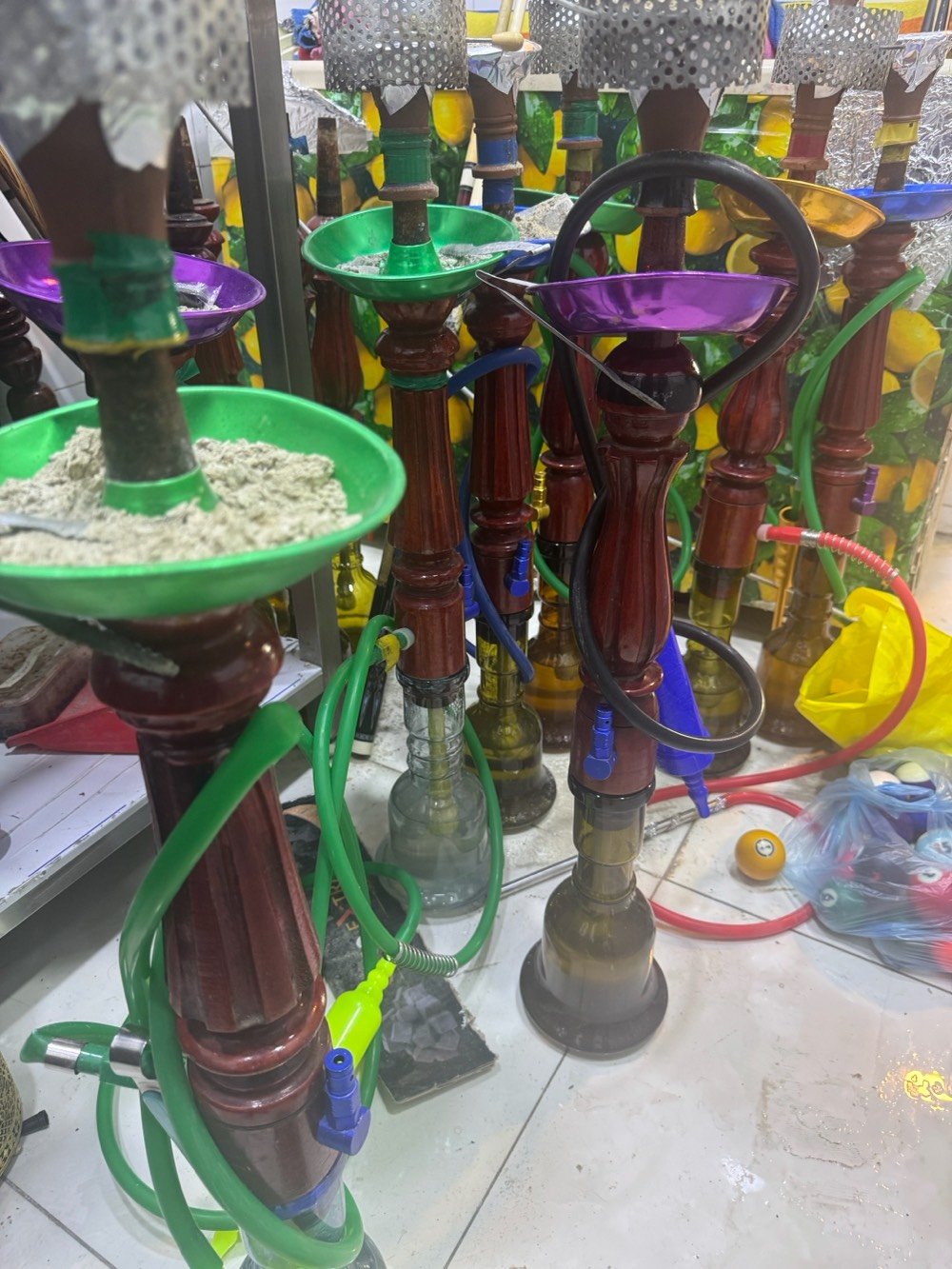 غراض كوفي للبيع التنومه 
سبالت عدد ٦ 
خمسه عمودي وواحد تعليك طن ونص 
قنفات طخمين وعشر كراسي 
ميوزة بليارد ٢ 
نراكيل عدد ٢٤ خشب vip  
شاشات عدد ٢ ٧٥-٧٠
وشاشه ٥٥
وشاشة ٤٣ 
بلي فايف فات نظافه ١٠٠ بالميه 
ميوزة دومنه ٤
 ميز كاشير 
عارضه ببسي كبيره 
مجمده طرح سلايت 
مجمده عاديه كبيره 
براد ماء 
سستم صوت 
سستم كامرات. راوتر 
غراض كوفي متكامل  للتواصل. ‭***********
***********