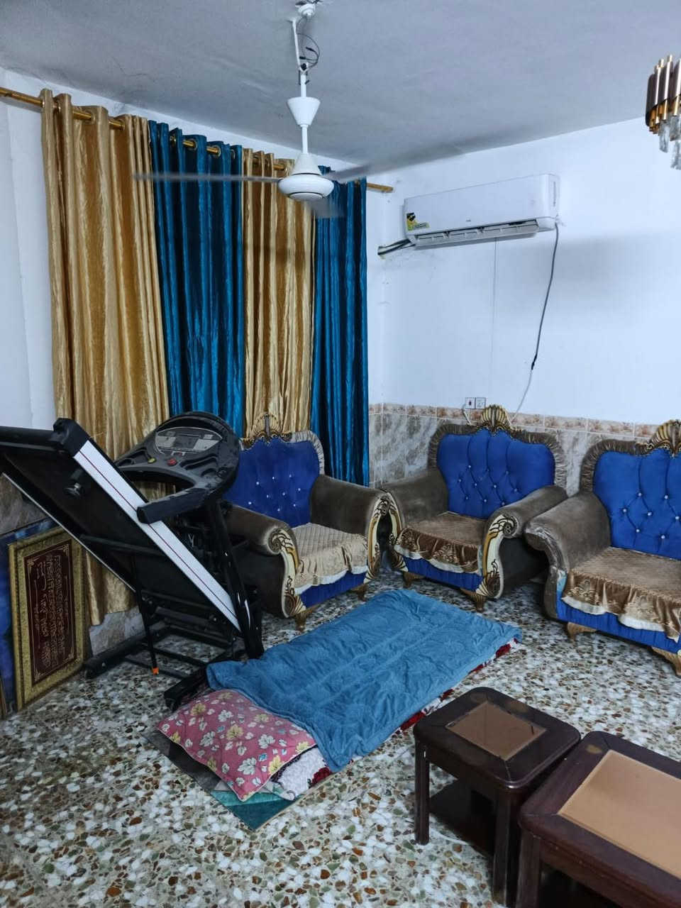 🏠 / دار للبيع مساحة٢٥٠م  طابو زراعي سند ٢٥

🧱 / البناء يحتوي على طابقين الطابق الارضي غرفتين نوم وهول وصحيات ومطبخ واستقبال وترك وصحيات خارجيه وحديقه والطابق الارضي بناء 2018
الطابق الفوك 3 غرف نوم هول وصحيات بناء 2024
الطابق الثاني كلشي كامل ماعده غرفتين وهول باقيلهن بياض وارضيه

الموقع 🌏 / خلف معمل ابو كيره 

للأستفسار مراسلة الصفحة أو الاتصال على الارقام التالية 
***********
***********
