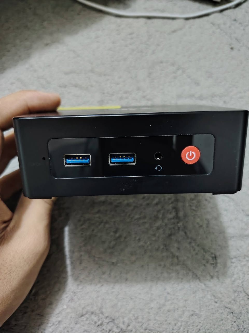 🖥️ Mini PC GK35
⚙️ Intel Celeron J4105
🧠 RAM 8GB DDR4
💾 SSD 256GB
🎮 Intel UHD Graphics 600
🪟 Windows 11 64-bit
💰 السعر 115 
🚚 يوجد توصيل
📞 ***********
📲 للتواصل خاص أو واتساب

