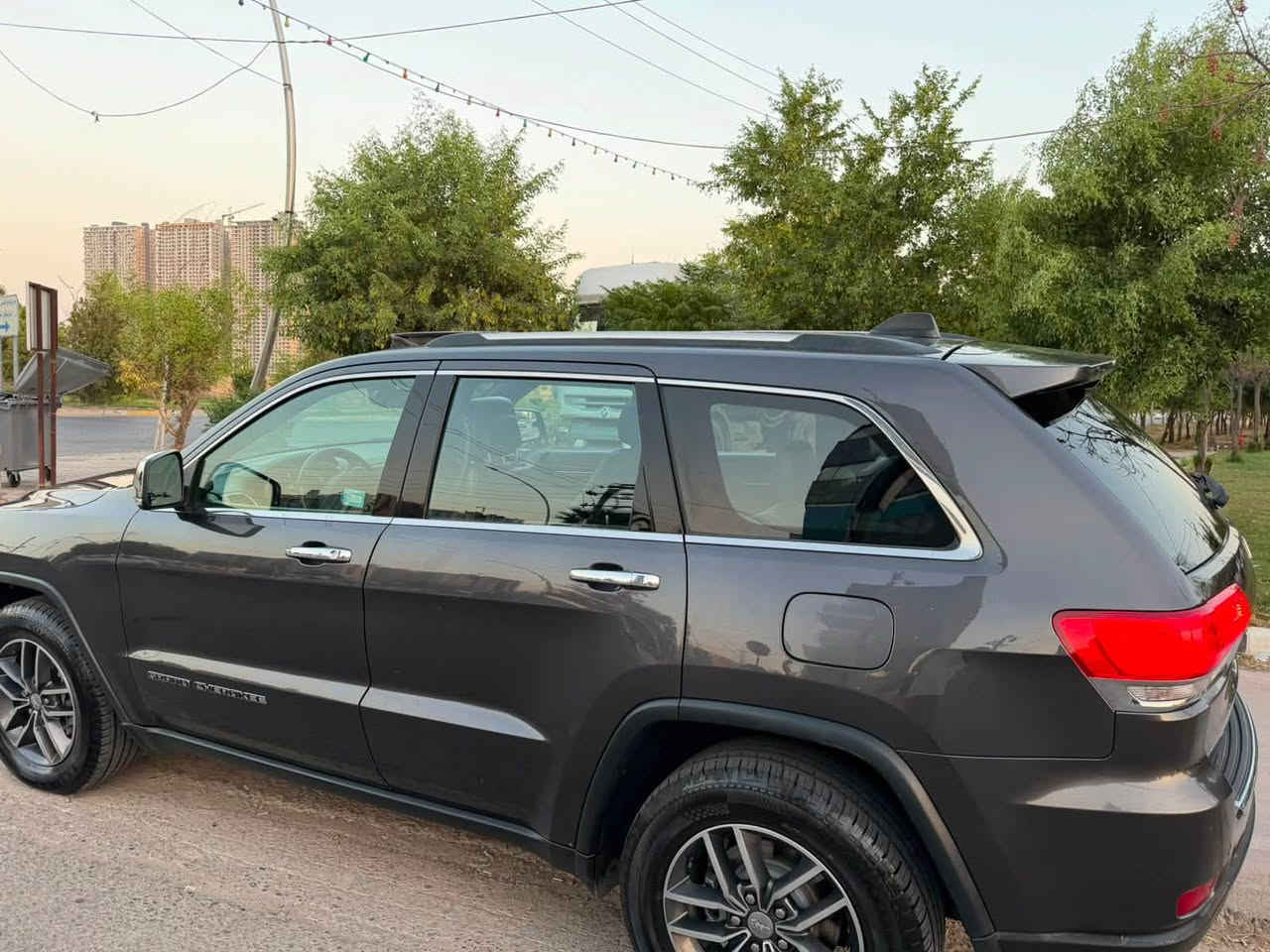 للبيع او مراوس 
جيب 17 لمتد
فول مواصفات كشن جلد كهرباء
هيتر ستيرن تبريد تدفئة 
باب خلفي كهرباء 
كامرا حساسات فور ويل
السياره كلين كفاله عامه
عدا صبغ يم الرقم الخلفي باب الصندوگ
رقم اربيل
***********
