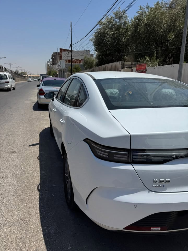 السلام عليكم
بي واي دي دستروير ماشيه ٦٥٠ قابل للزيادة صارلها ٤ ايام من طلعت من المعرض 
مواصفات الدستروير المعروفه 
تترقم شمالي 
السعر  ١٣٠ وبيها مجال 
للتواصل ***********
