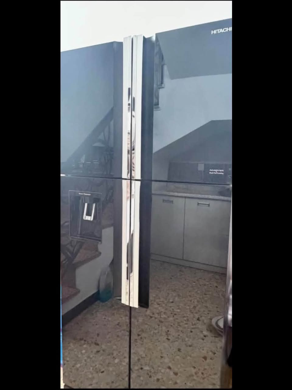 للبيع للبيع !! اغراض مطبخ كاملة 
ثلاجة هيتاشي بابين بيها براد ماء وشاشة تحكم بالبرودة والتفاصيل لمس السعر :500
طباخ الماني السعر : 350 
مرشحة اسبانية السعر : 300 
مجمدة عامودية رويال رحماني السعر : 200
فرن ماركة موديكس البيريطانية السعر :200 
والكاونتر داخل وخارج mdf تركي وهاي تفاصيله وقياساته جوه  السعر: 500
سنك 1.70م
زاوية 1.20م
كاونتر خزن 1.35 م
الاغراض نظيفة جداً 
مكاني بغداد حي تونس 
الاسعار بيهن مجال بسيط للاستفسار الرقم :
***********
