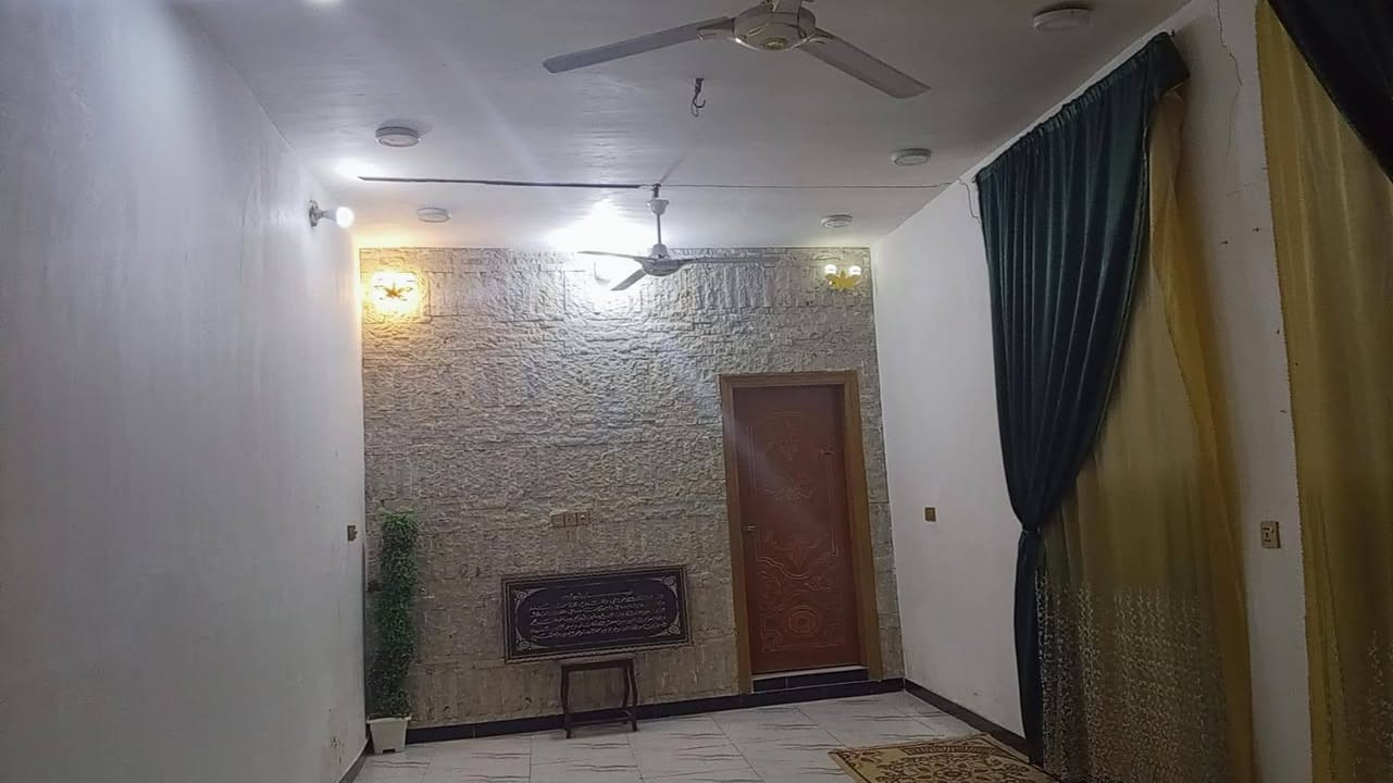 حي الصدرين • ٣٠٠م • محل ٥×٤