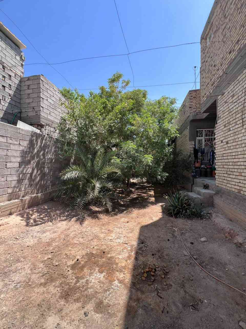 عرصه للبيع مساحه ١٤٠م مسيجه العنوان شارع لمطار القديم خلف الساده سعابره للاستفسار على الخاص ***********
