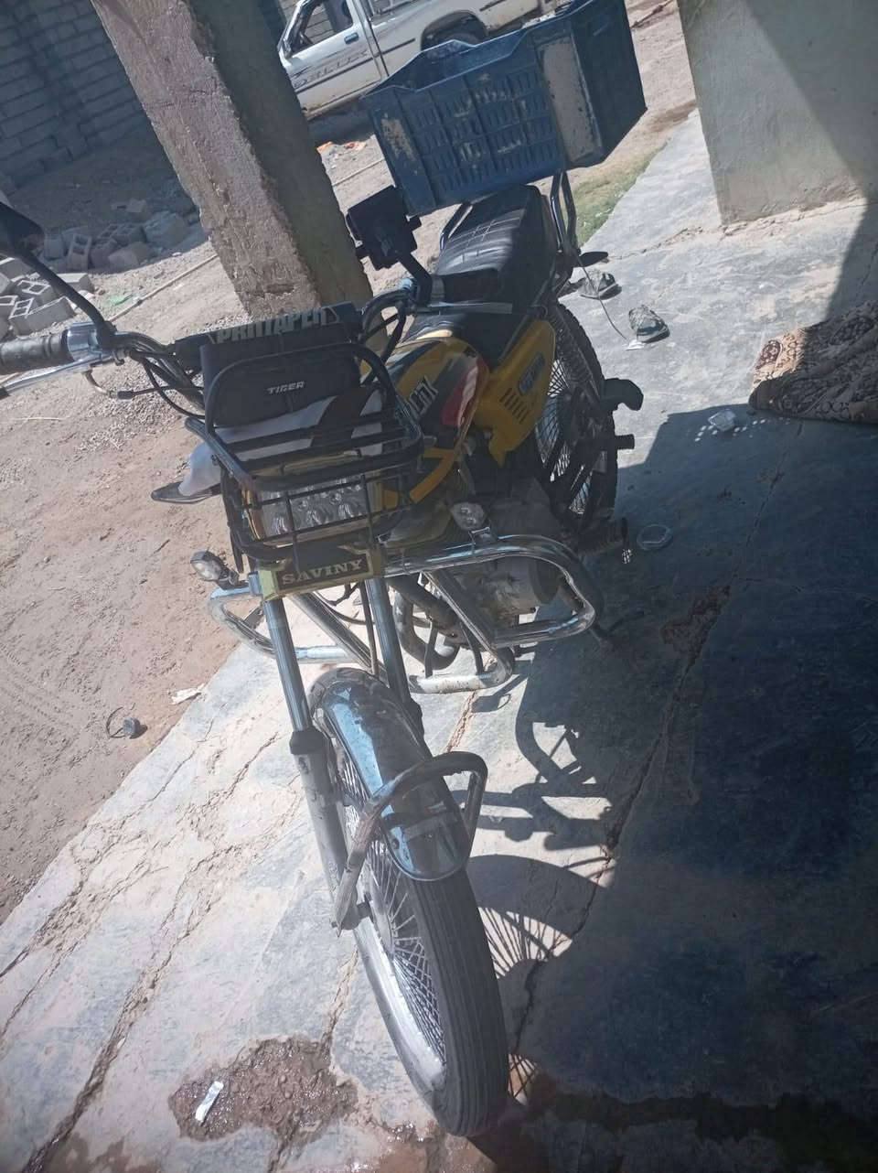 عندي هاذا للبيع كلشي مابيه شقل وتوكل موديل 20 ورايده 500/***********
