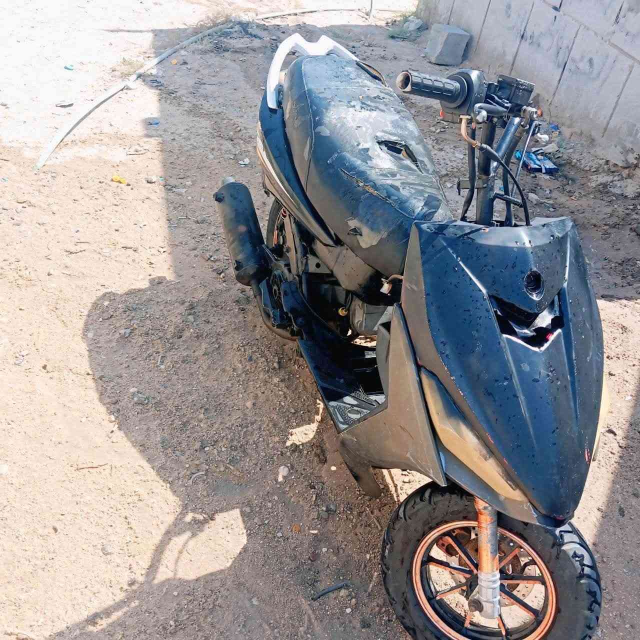 للبيع دراجة ماكس اف اس بيها كزوز رياضي ويالة رياضي الدبلات والبريكات شغالات امامي والخلفي بس يرادلها صفحة مال هندر ويده سكليتر الدراجة كلش نظيفة وحلوه اشوف بعينك السعر 175  بيع او مراوس مكاني البصره الرقم   ***********

