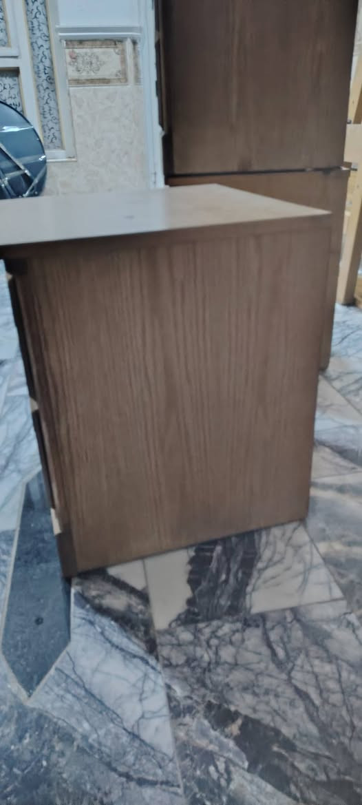 سلام عليكم مجرات للبيع
الارتفاع 55cm

العرض 45cm

العدد 4

سعر الواحد 25

خشب اصلي صناعة امريكية اشتريناها من مزاد بسعر 40 بس هسه لان اريد اشيل اريد ابيعهن

يحتاجلهن بس تنظيف وشوي سنفرة ويرجعن جديدات لان مو صبغ هذا لونهن الطبيعي
الكوت حي الجامعة
***********
