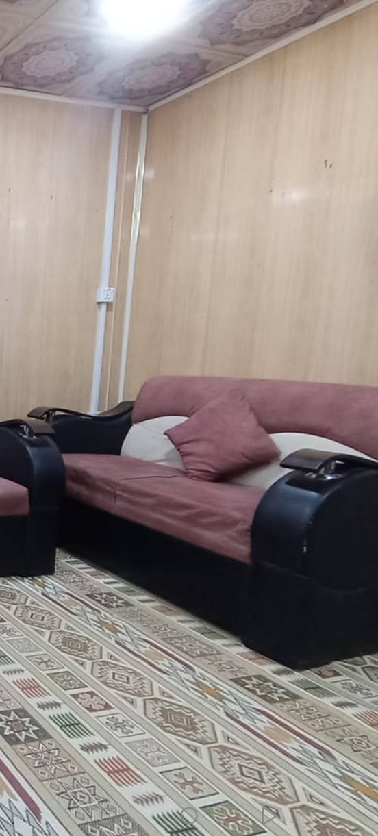 تخم للبيع نظيف السعر ١٥٠ الف العنوان الرمادي حي التأميم الأستفسار ***********
