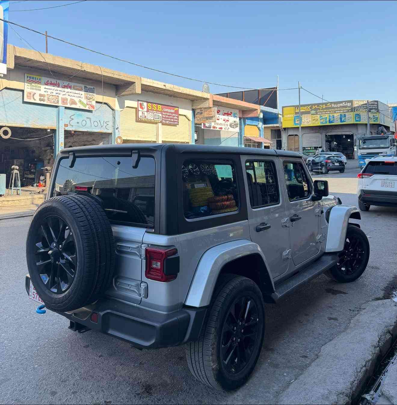 جيب رانكلر 2023
ارخص سعر 🔥 238 ورقة بيها مجال 
مواسفات سحارا 
كوشن جلد 
شاشة كبير
هايبريد 
حادث سيارة فقد جاملوغ خلفي + ربع بوند
سيارة بدون مصرف جديد
مكان سيارة زاخو 
1C4JJXP6XPW630393
***********
