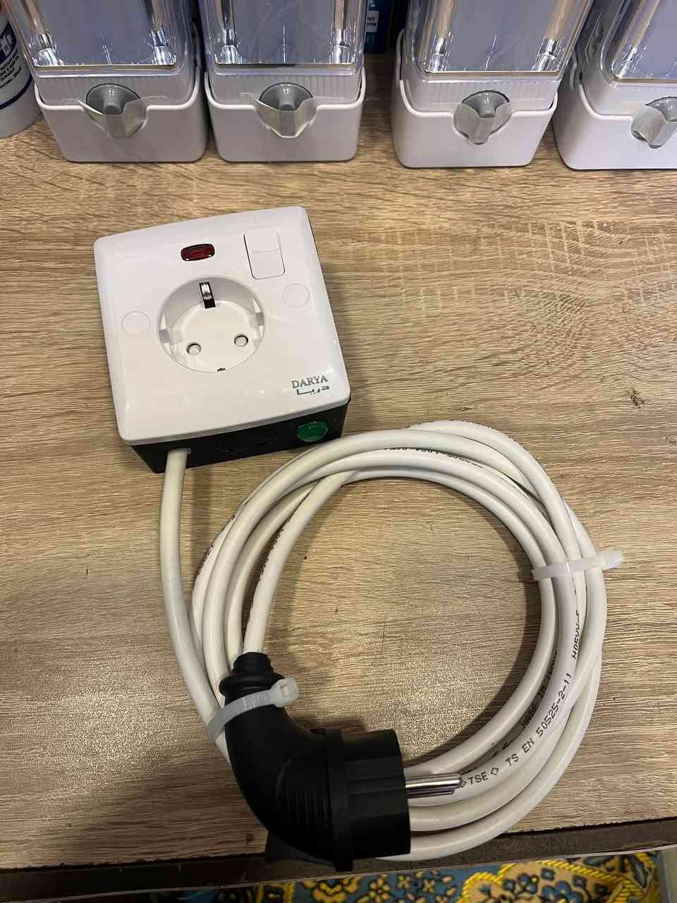 يتوفر سيار  اصلي 16A واير قصاب 3 متر 1،5 سوكيت اصلي ماشة اصلي - مربوط مع فيوز طواريء حماية لحماية الاجهزة من التيارات المتناوبة مع كلوب اشارة كهرباء -يستخدم لسيارات الشحن والدراجات الشحن والاجهزة الثقيلة سعر 10 الالف مع توصيل لكافة مناطق كركوك الداخلية مجاناً 
للتواصل واتساب ***********
