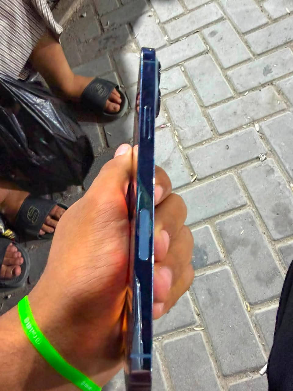 السلام عليكم ايفون 13pro max الذاكره 256البطاريه  86مامبدل بي شي نضيف  السعر ٧١٠وبي مجال قليل الرقم ***********
