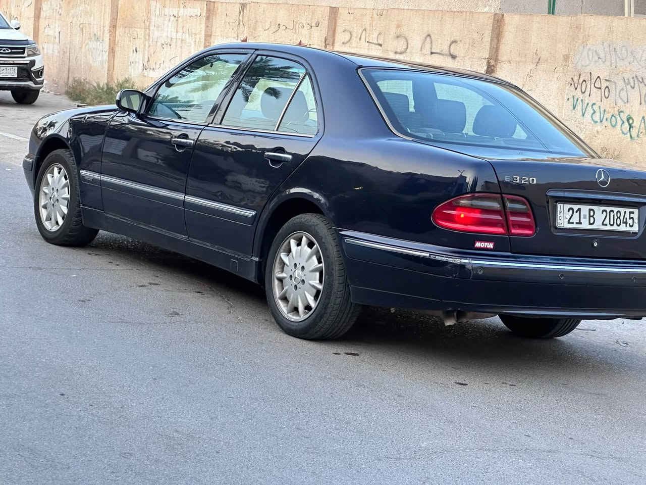 سلام عليكم 
للبيع مارسيدس ام عيون w210 حجم E200 موديل 2002

اخوان السياره وارد يابان وكلش جديده بيها قطعتين كلير فقط

رقم وسنويه وهزه كله جديد شرط التحويل او الوكاله حاضر 

محرك وكير جدد مكفولات من اي شي ولا مفتوحات شركه

سياره عليها ادامه كامله ما بيها نقص اي شي صفر مسج شرط

سياره مال بيت ممتعوبه ماشيه ١٨٥ الف كيلو بلاد ممنزل بلادي

صدر الخلفي والصدر المامي كله شرط مبدل جديد تراي زيرو

تخم تاير جديد تخم ويل كب بلادي شركه ممبدل باتري جديد

كهربائيات شرط من الطول لطول واير جطل ماكو بيها كلهابلاد

سياره جديده داخل وخارج مملعوب بيها كلها بلادي بدون عطل

السعر98 ورقه وبي مجال للشراي وماكو هيج سعر العنوان بغداد حي الجامعه 

‭***********‬ للستفسار اتصل مكلف بل نشر

