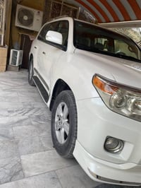 لاندكروز GX.R • ٢٠١٢ • ١٩٠٠٠٠ كم