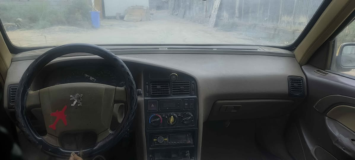 بيجو 405 • رقم بصره • عليه غرامات