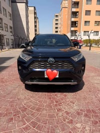 للبيع تويوتا راف فور هايبرد موديل 2021 رقم بغداد سياره مواصفات XSE فول...
