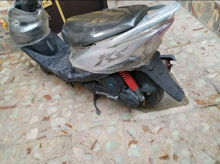 سلام وعليكم دراجه ماكس لبيع ما مفتوحه نضيفه كلش مكان بغداد مدينه صدر هذه رقم ***********
