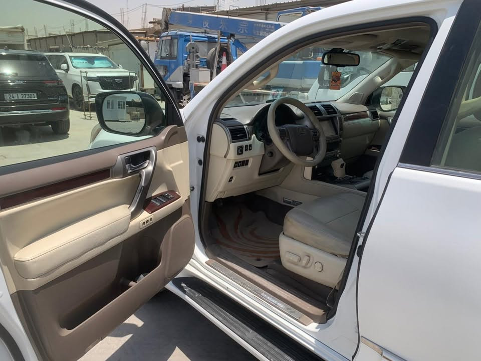 سلام عليكم
لكزز GX460 

موديل 2014 بريم بريم اصل باب اول

ماشية 200 حقيقي اصل 

 سيارة على ايد وحدة فقط

مكفولة من صبغ تبديل وضربه 
فقط بارد باب الجنطه

رقم بغداد  بسمي هزة فحص

التواصل على الرقم ***********
مواصفات 

جكات 

شاشات 3 بلاديات

رادار امامي + جانبي

كشنات حار + بارد + ثنين كراسي كهرباء

كشن سايق خزن مموري

اربع كامرات 360 

ستيرن كهرباء خزن + ستيرن تدفىء

اتو بارك تصفط وحدهي

13 سماعة + دمام 

كشنات خلفية كهرباء 

تشغيل عن بعد 

فتحة بل سقف

ريموند شاشات 

اعلى مواصفات بل لكزز فول للاخير 1/1
