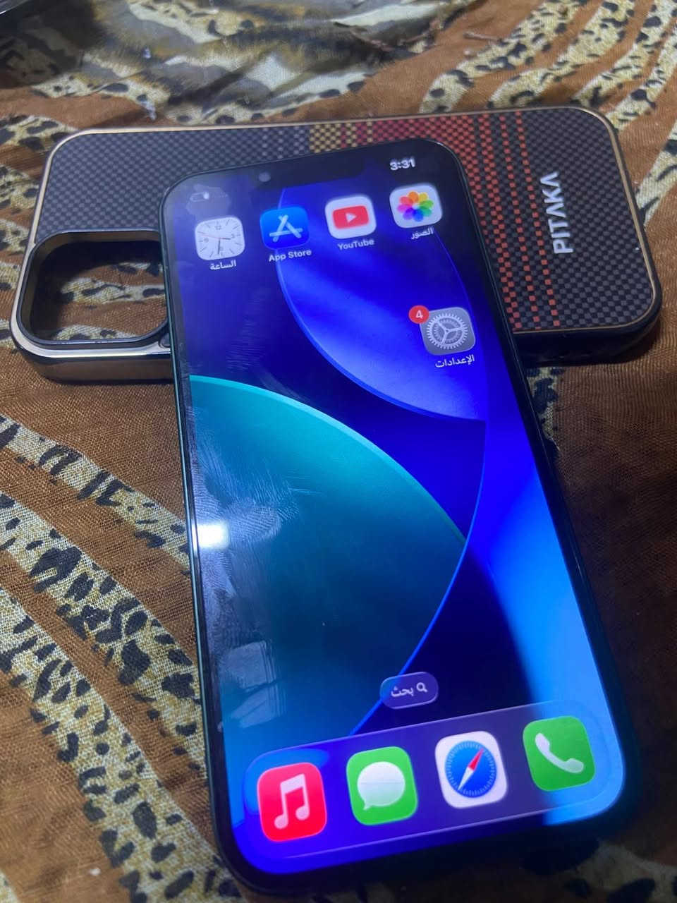 سلام عليكم 

ايفون ١٣ عادي 
مستبدل بطاريه فقط جهاز نضيف 
وحلو مالبيت ملحقاته 
كيبل شحن وحافضه ولزكه مظلل 
السعر وباقي التفاصيل اتصل او راسل وتساب 
*********** ملاحضه مكلفه بل نشر 
اي شي على رقم

نص مكتوب في الصور:
- 3:32
- حول
- الاسم
- iPhone
- إصدار iOS
- 26.5
- اسم الطراز
- iPhone 13
- رقم الطراز
- MNG93CH/A
- الرقم التسلسلي
- M6W06C7WT3
- انتهت صلاحية التغطية
- سجل تاريخ القطع والخدمة
- الأغاني
- 0
- الفيديوهات
- الصور
- التطبيقات
- 7
- حالة البطارية والشحن
- رسالة مهمة حول البطارية
- حالة بطاريتك متدنية جدا. يمكن أن يبدل أحد مزودي خدمة Apple المعتمده البطارية لاستعادة الأداء والطاقة القصويين.
- العثور على خيارات الخدمة...
- الحد الأقصى للقدرة
- 75%
- هذا قياس لقدرة البطارية مقارنة بقدرتها عندما كانت جديدة. قد تتسبب القدرة المنخفضة بتقليل ساعات الاستخدام بين عملية الشحن والأخرى.
- أقصى قدرة للأداء
- ستساعد الأنظمة المضمنة في النظام والمكونات في تخفيف آثار الأداء التي قد تلاحظها أثناء التقدم الكيميائي في عمر بطارية
- .iPhone
- شحن البطارية المحسن
- للحد من استنزاف عمر البطارية، يتعلم الـ iPhone من عادات الشحن اليومية، بحيث ينتظر ولا يتجاوز %80 حتى يحين موعد حاجتك إلى استخدامه.
- 3:32 القطع والخدمة تجمع Apple سجل تاريخ القطع والخدمة، وهذا السجل يعرض معلومات عن هذا الـ iPhone وحالته وتفاصيل إصلاحه. معرفة المزيد... سجل تاريخ الخدمة البطارية الخدمة