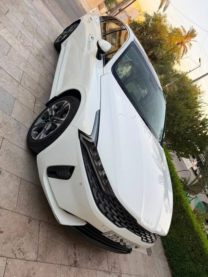 خليجي k5  وكاله نم NIM
الموديل : 2022 
المحرك :2000
الرقم : اربيل 
ماشيه 81
السعر 185

بيه bdr بلصندوق 
ورصعه بلباب خلف السائق 

 فول مواصفات 

دخول ذكي(بصمة) +تشغيل عن بعد
كاميرا +حساسات امام وخلف
المصابيح الامامية زنون+LED

مقاعد جلد +كهرباء + تدفئه
محدد سرعة
فول تحكم ستيرن
درايف مود
صندوك كهرباء 
مري كهرباء
تبريد قطعتين
5 وضعيات قيادة
 ***********

