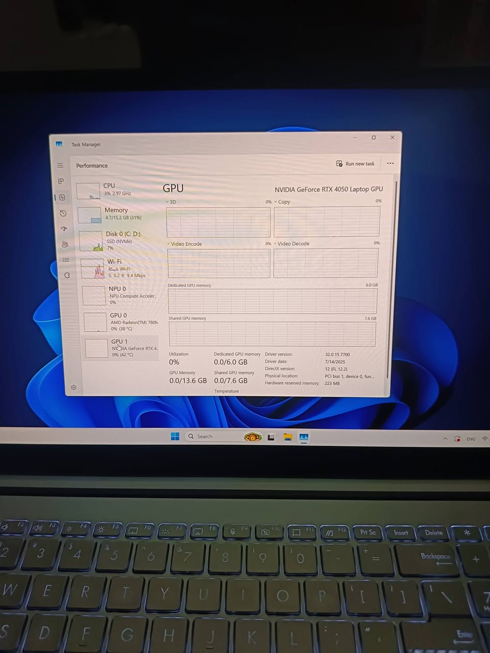 asus vivobook 15 pro
لابتوب متكامل من كل مواصفات كـ التالي
المعالج - Ryzen 9 7940HS
يكون مقارب لقوة انتل i9-13900H

كرت شاشة مدمج Radeon 780M
هذا كرت تكدر تشغل عليه العاب على جودة fhd  يكون مقارب لقوة RTX 2050
شاشة- 15.6 Oled 120hz 3k
مناسبة للمصممين تكون تشبع الوان عالي
كرت شاشة الخارجي- RTX 4050 6G
الرامات drr5 16G 
التخزين NVMe ssd 1tera
شريحة NPU لتشغيل ذكاء اصطناعي محلي 
لابتوب بنظافة عالية 
كامل ملحقات كارتونة وشاحنة 
السعر مليون و400 
مكان بغداد متوفر توصيل 
رقمي ***********

نص مكتوب في الصور:
- Task Manager
- Performance
- Run new task
- CPU
- 3% 2.97 GHz
- Memory
- 4.7/15.2 GB (31%)
- Disk 0 (C: D:)
- SSD (NVMe)
- 7%
- Wi-Fi
- شبكة Wi-Fi
- S: 0.2 R: 9.4 Mbps
- NPU 0
- NPU Compute Acceler..
- 0%
- GPU 0
- AMD Radeon(TM) 780M
- 0% (38 °C)
- GPU 1
- NVIDIA GeForce RTX 4..
- 0% (42 °C)
- GPU
- NVIDIA GeForce RTX 4050 Laptop GPU
- 3D
- 0% Copy
- Video Encode
- 0% Video Decode
- Dedicated GPU memory
- 6.0 GB
- Shared GPU memory
- 7.6 GB
- Utilization
- 0.0/6.0 GB
- Driver version:
- Driver date:
- DirectX version:
- 32.0.15.7700
- 7/14/2025
- 12 (FL 12.2)
- GPU Memory
- Physical location:
- PCI bus 1, device 0, fun...
- 0.0/13.6 GB
- 0.0/7.6 GB
- Hardware reserved memory: 223 MB
- Temperature
- Search
- ENG
- Task Manager Performance Run new task CPU AMD Ryzen 9 7940HS w/ Radeon 780M Graphics % Utilization 100% 60 seconds 0 Utilization Speed Base speed: 4.00 GHz 2% 3.95 GHz Sockets: 1 Cores: 8 Processes Threads Handles Logical processors: 16 191 3485 93868 Virtualization: Enabled L1 cache: 512 KB Up time L2 cache: 8.0 MB 0:15:38:31 L3 cache: 16.0 MB CPU 2% 3.95 GHz Memory 4.6/15.2 GB (30%) Disk 0 (C: D:) SSD (NVMe) 20% Wi-Fi Wi-Fi شبكة S: 0.5 R: 34.3 Mbps NPU 0 NPU Compute Acceler.. 0% GPU 0 AMD Radeon(TM) 780M 0% (39 °C) GPU 1 NVIDIA GeForce RTX 4.. 0% (42 °C) Search
- Find a setting System > Display > Advanced display Select a display to view or change its settings Display 1: Internal Display Display information Internal Display Display 1: Connected to AMD Radeon(TM) 780M Desktop mode 2880 x 1620, 120 Hz Active signal mode 2880 x 1620, 120 Hz Variable refresh rate Not Supported Bit depth 10-bit Color format RGB Color space Standard dynamic range (SDR) HDR certification VESA DisplayHDR Dolby Vision More about HDR certification Display adapter properties for Display 1 Choose a refresh rate A higher rate gives smoother motion, but also uses more power More about refresh rate 120 Hz Dynamic refresh rate To help save power, Windows adjusts the refresh rate up to the selected rate above Dynamic refresh rate isn't supported More about dynamic refresh rate Off Get help Search ENG