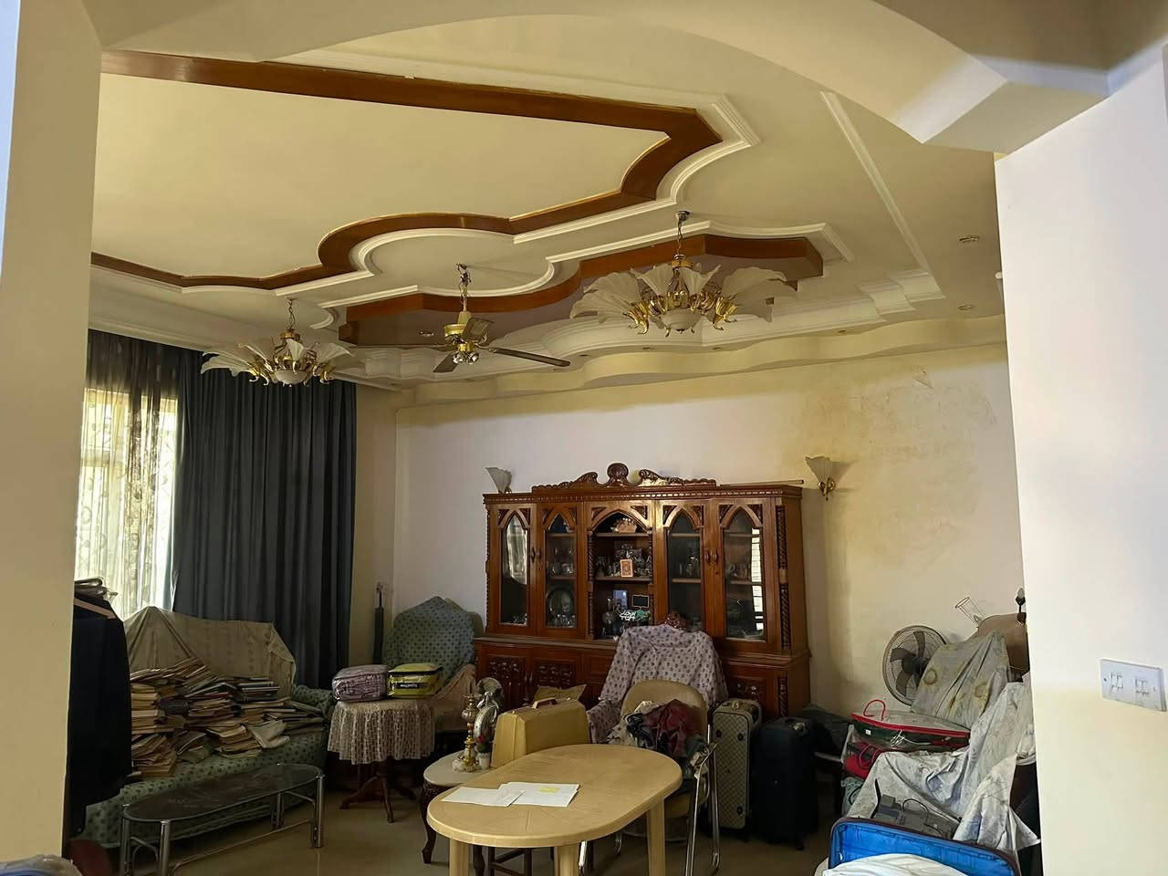 بيت للبيع للاستفسار الاتصال على  ***********
الغزالية شارع أسواق الزاوية مربع ديوان الرئاسة 

خلف حديقة الوزان

مساحة ٣٠٠ ١٥×٢٠ 

٤ غرف نوم والخامسة سويت

الطابق الأرضي مطبخ حار بارد غرفة غسيل مخزن الكاونتر بناء مرمر

صاله دائرية

غرفة خطار وطعام تواليت شرقي غربي

غرفة نوم ارضيه

تواليت شرقي

حمام + تواليت غربي

مناور عدد ٢

الطابق الثاني ٤ غرف نوم مختلفة القياسات

وغرفة سويت حمام متكامل بانيو مع غربي

مع حمام إضافي بانيو مع غربي

مخزن  عدد ٢

البيت اي مخالفة قانونية او تجاوز على الرصيف ماكو

ومن المالك مباشرتا

اعتذر عن الرد بالتعليقات او الخاص
