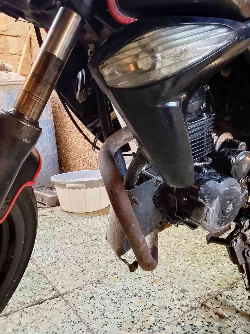 سلام عليكم
سايم بطحة محرك 200cc
اوراق كاملة وماشي بمعاملة الترقيم 
نقصها بس باتري 
سعر 400 أو مراوس 
***********
